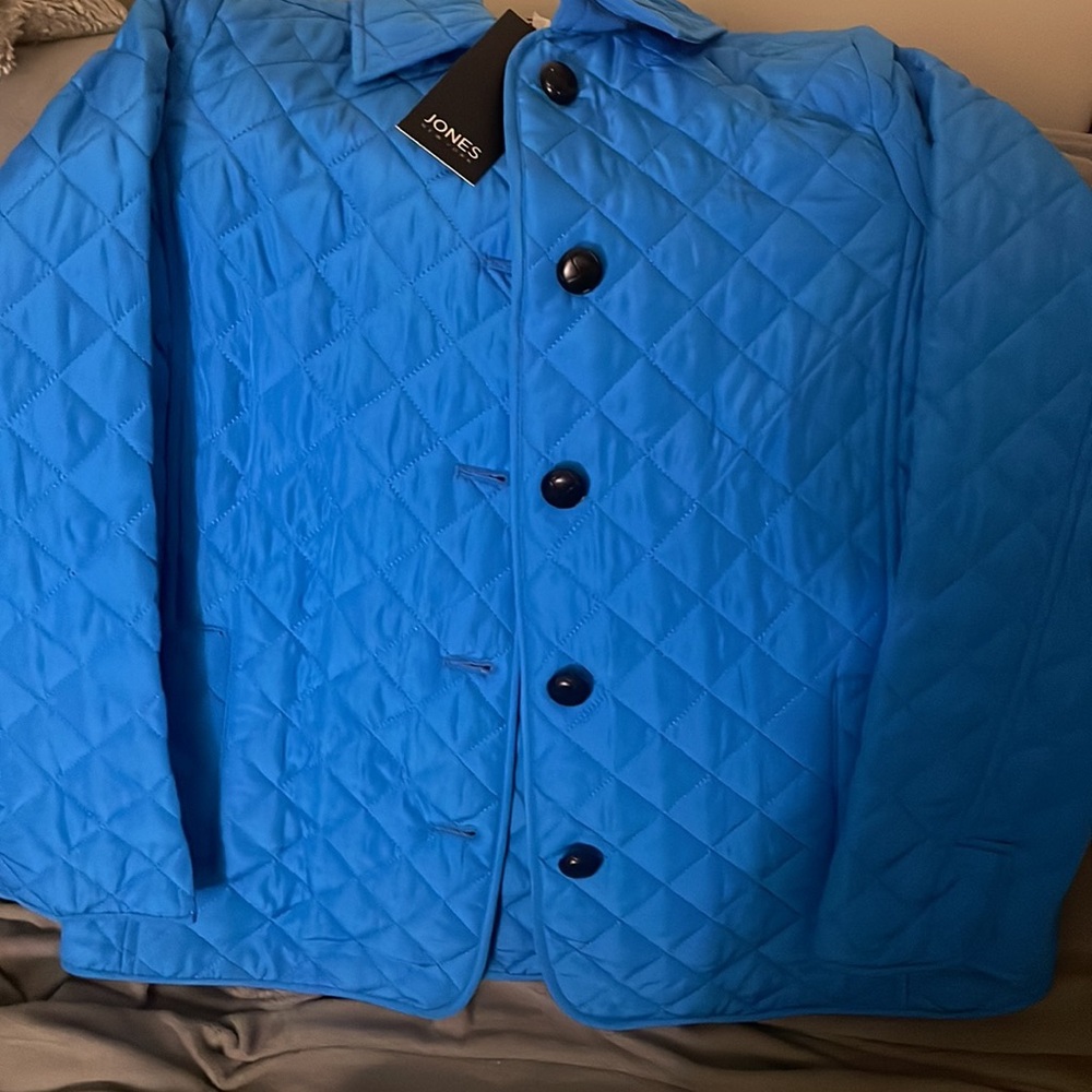 A diamond quilting lends a sleek finish to this Jones New York jacket - Picture 4 of 4